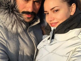 Fahriye Evcen ile Burak Özçivit evde iş bölümü yaptı