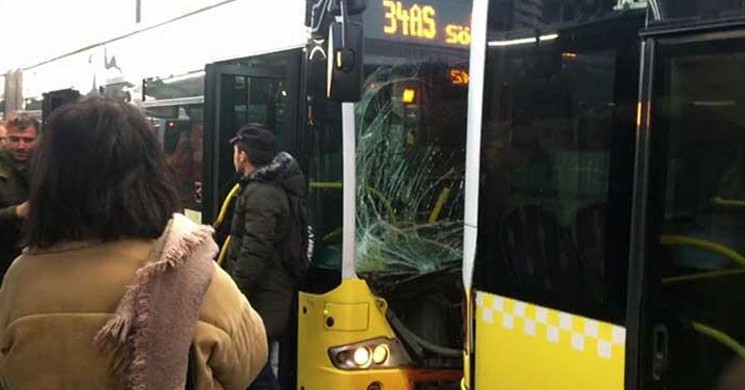 İstanbul'da Metrobüs Kazası!